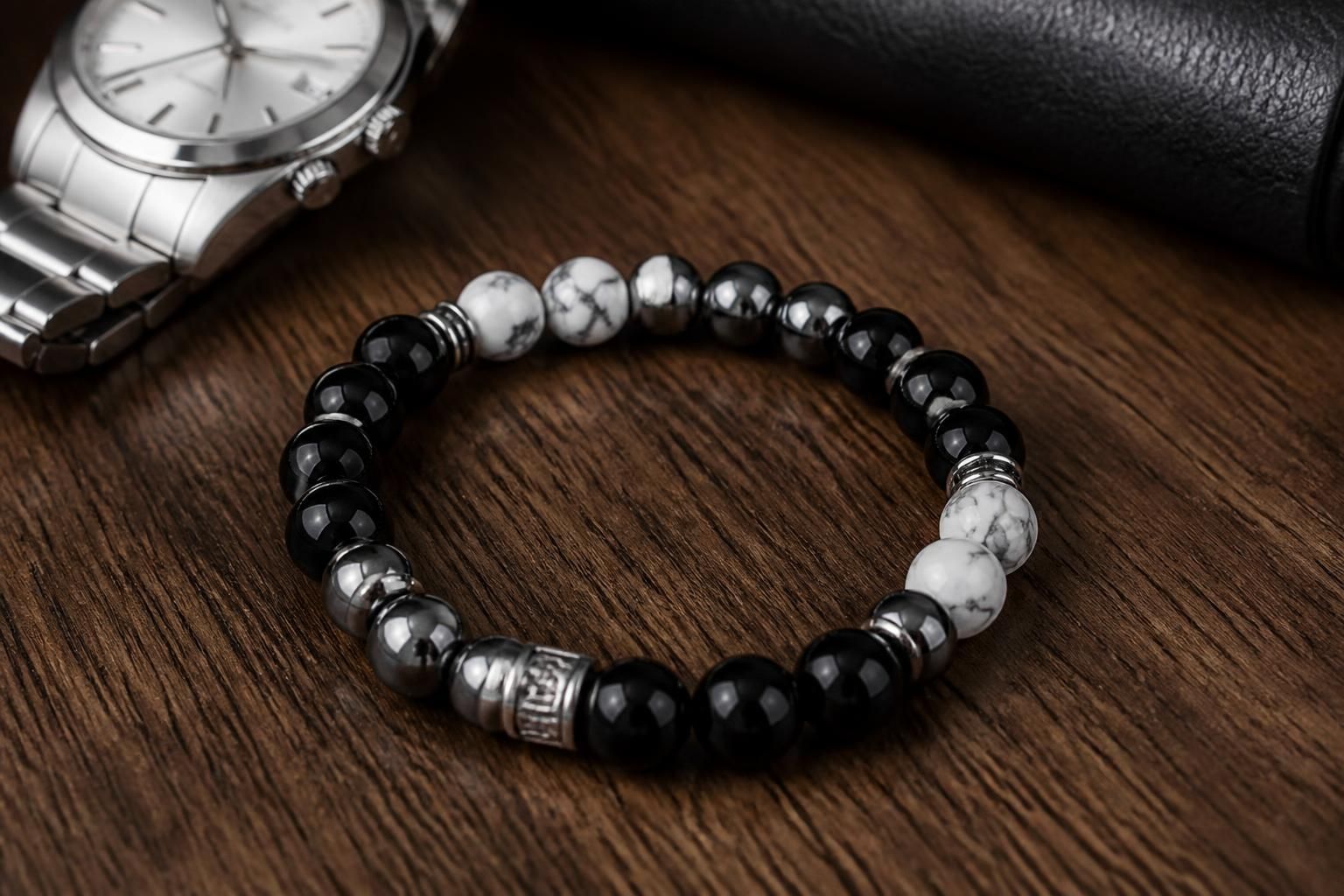 découvrez tout ce qu'il faut savoir avant d'acheter un bracelet de perles homme en obsidienne, howlite et hématite. guide complet sur leurs propriétés, styles et conseils d'achat.