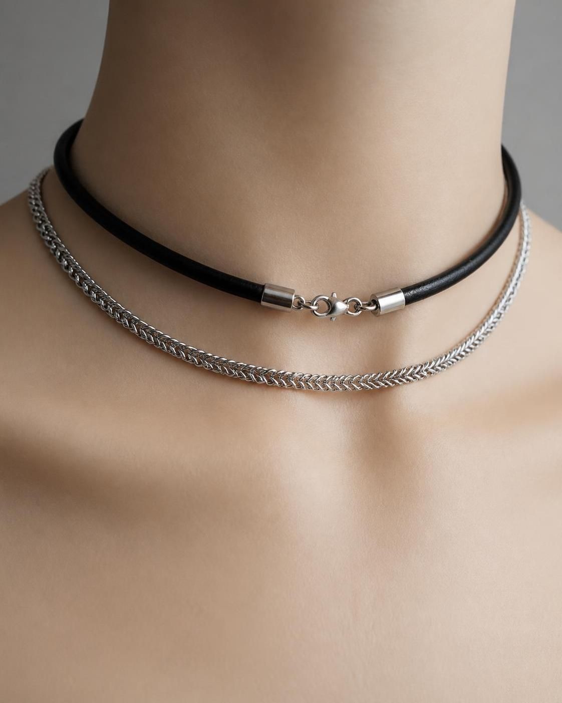 découvrez comment bien choisir votre collier ras-de-cou en cuir ou en acier pour un style tendance et confortable. guide complet pour trouver le tour de cou parfait.